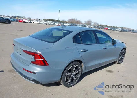 2024 Volvo S60 B5 Core Dark Theme z USA, uszkodzony, nr VIN 7JRL12TKXRG323237